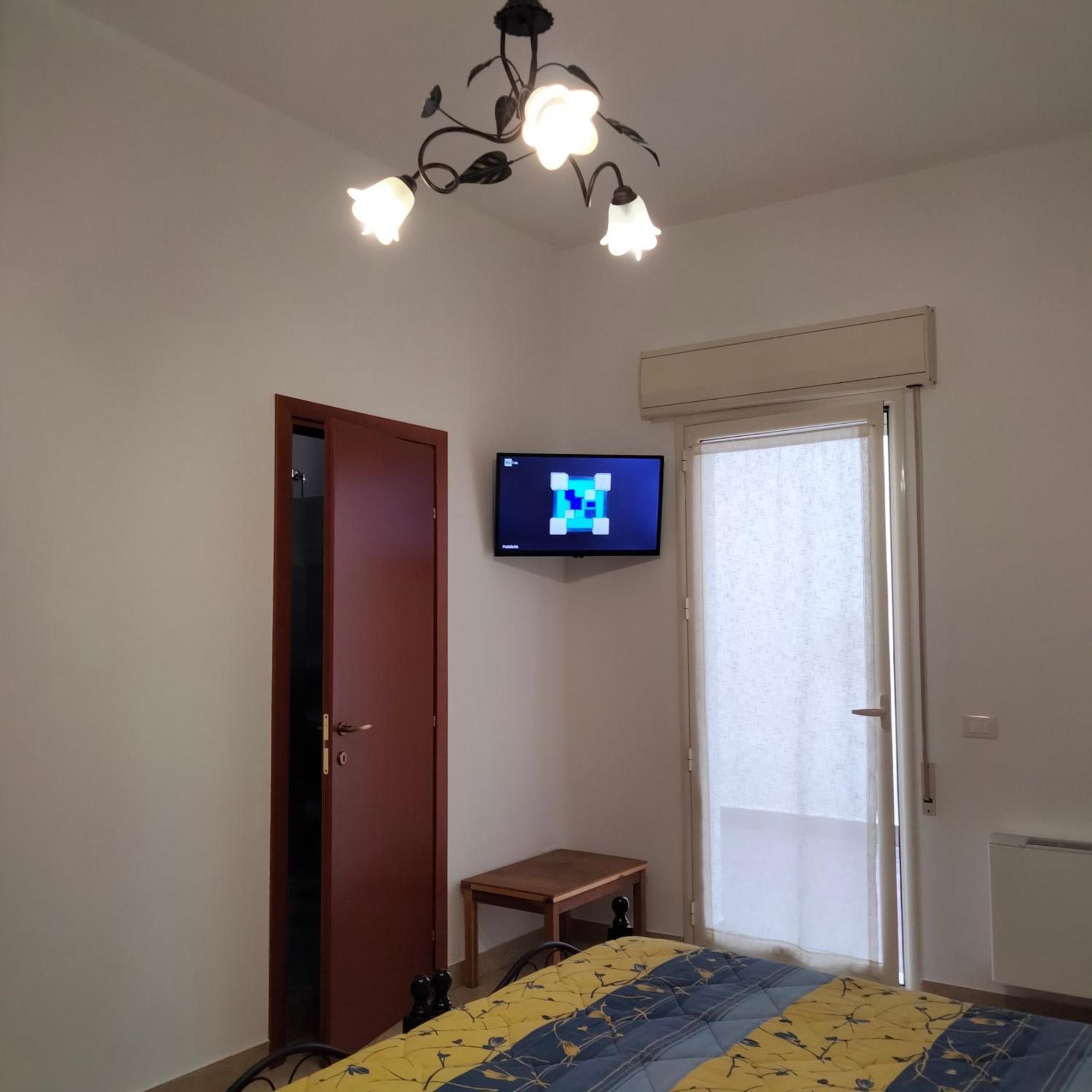 The Best Rooms & Apartments - Parcheggia Gratis Sotto Casa Ed Entra - Mazara del Vallo Værelse billede
